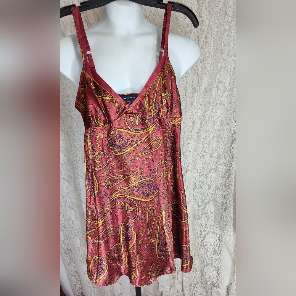 Jones New York Satin paisley Chemise night Gown Rust Red Size Small NWOT